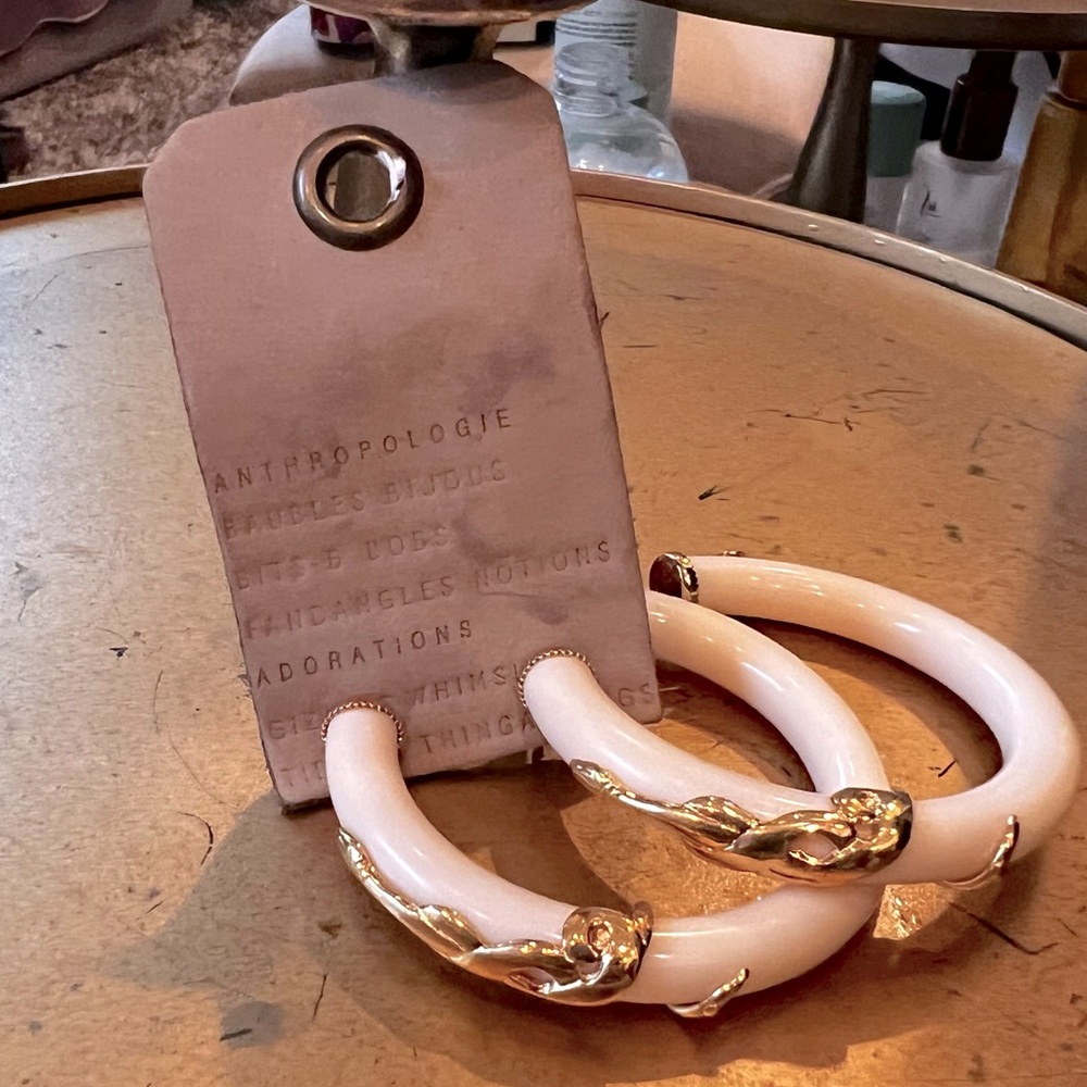 Anthropologie bijoux-cobra-hoop-earrings
